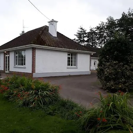 Family Home, 20 Mins From Youghal Holiday home *