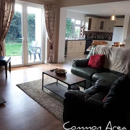 Family Home, 20 Mins From Youghal Holiday home
