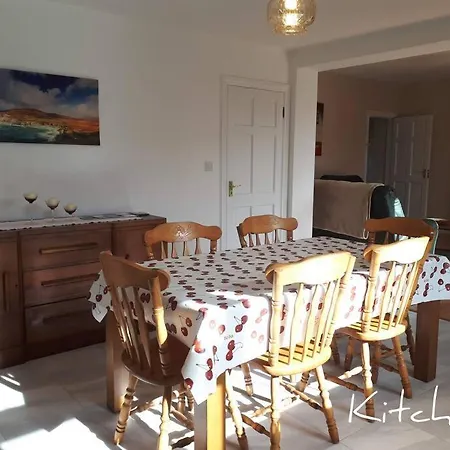 Holiday home Family Home, 20 Mins From Youghal